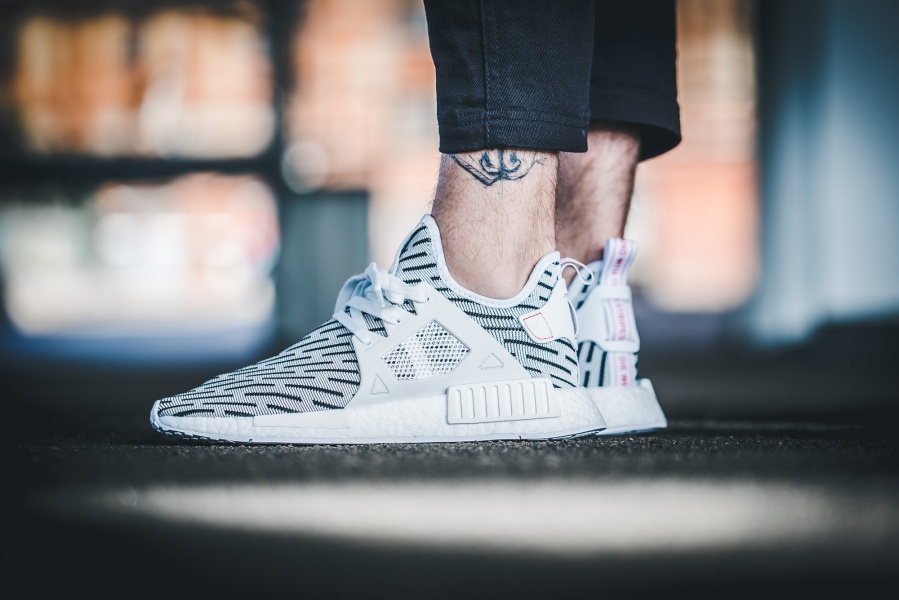 Adidas nmd clearance zebra xr1 ii